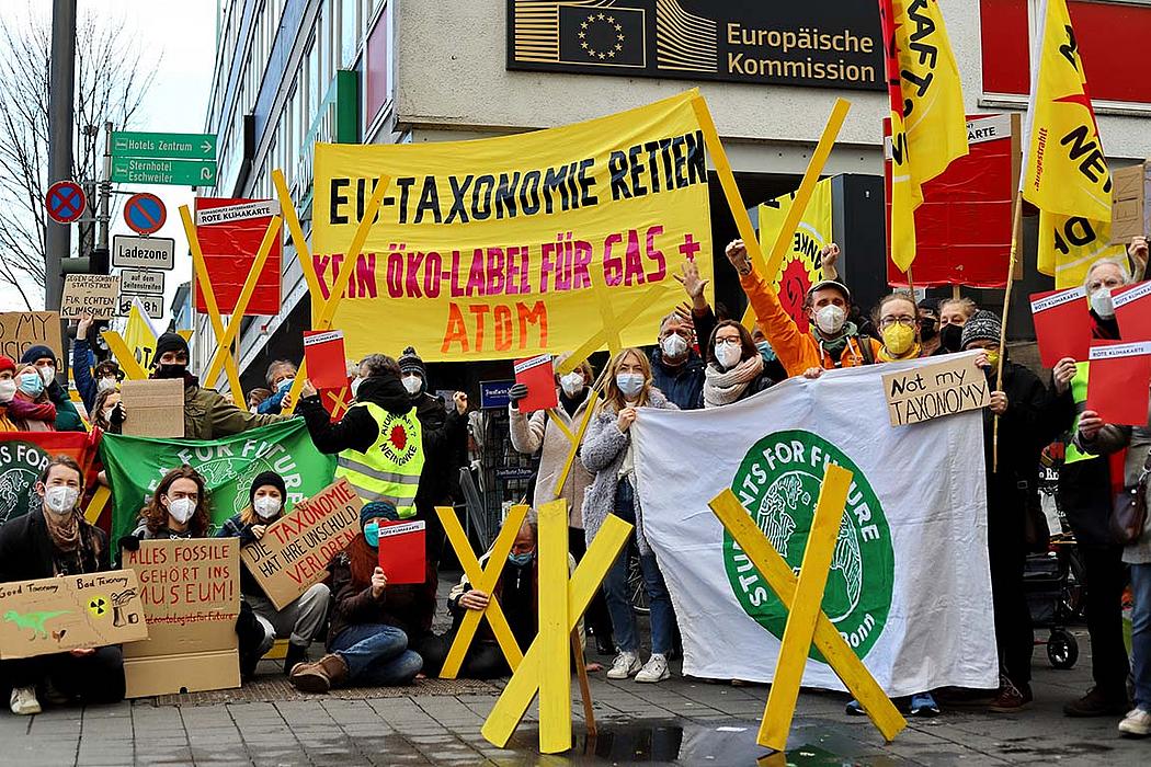 Proteste vor den Vertretungen der EU-Kommission in Deutschland