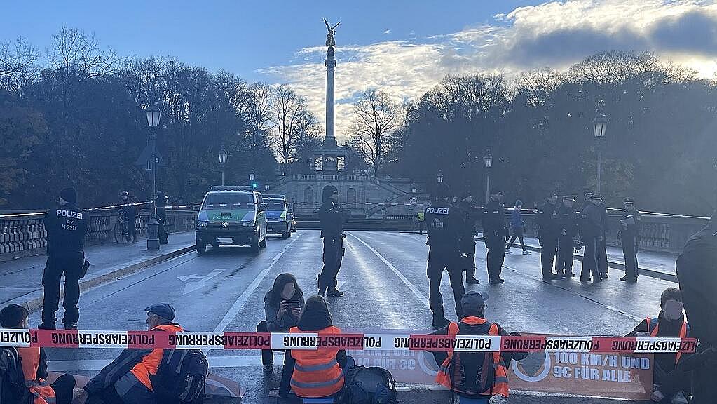 Sitzblockade-Aktion der Letzten Generation in München