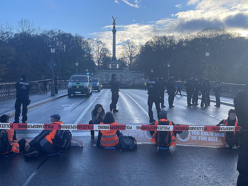 Sitzblockade-Aktion der Letzten Generation in München