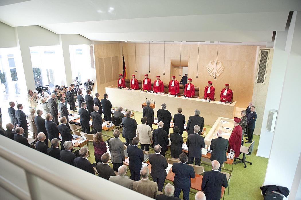 Blick in den Verhandlungssaal des Bundesverfassungsgerichts.