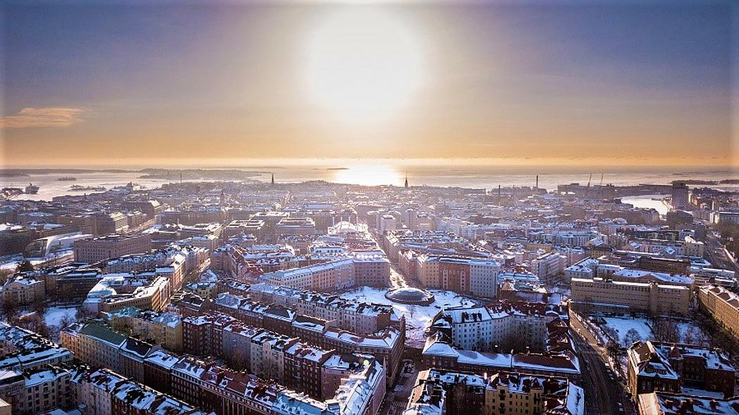 Finnalnds Hauptstadt Helsinki im Winter aus der Vogelperspektive