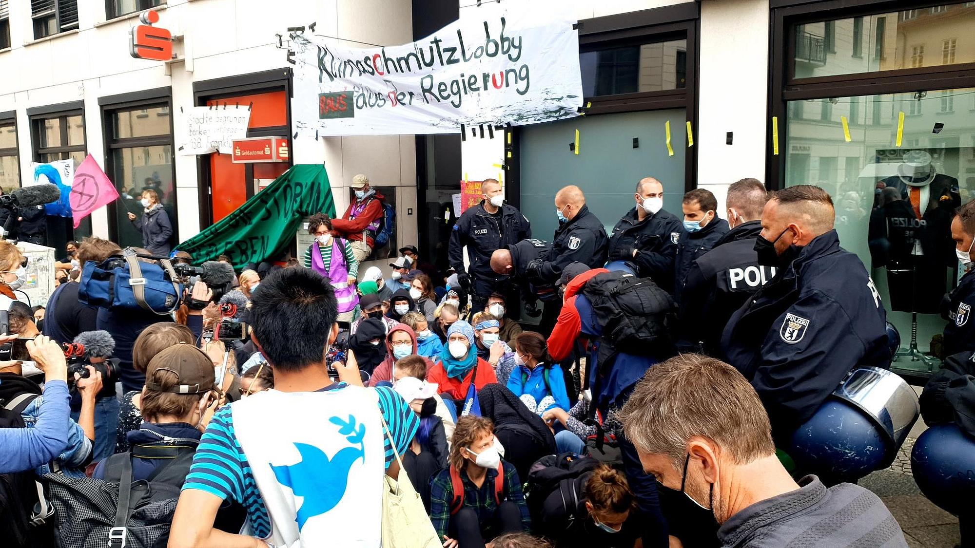 Räumung durch die Polizei