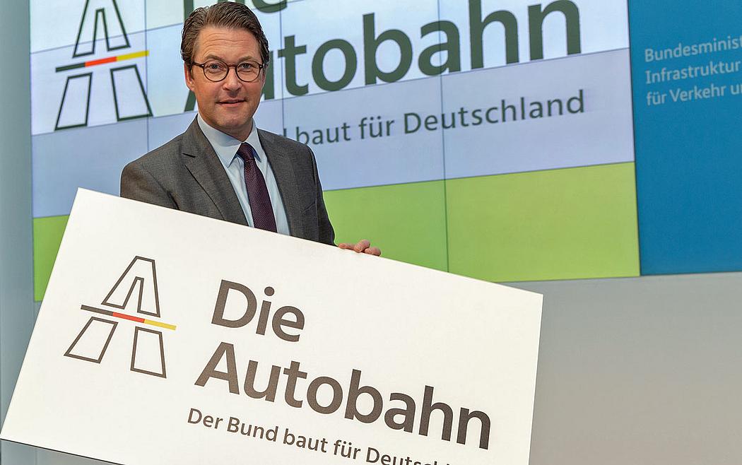 Bundesverkehrsminister Andreas Scheuer (CSU) bei der Vorstellung der bundeseigenen Autobahn GmbH.
