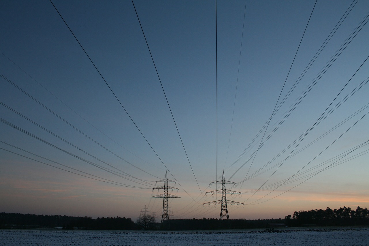 In Europa ist der Stromhandel für größere Schwankungen verantwortlich als die Einspeisung von Erneuerbaren Energien. Das haben Forscher am Göttinger Max-Planck-Institut für Dynamik und Selbstorganisation herausgefunden. (Foto: <a href="https://pixabay.com/" target="_blank">pixabay</a>, <a href="https://creativecommons.org/publicdomain/zero/1.0/deed.de" target="_blank">CC0 1.0</a>)